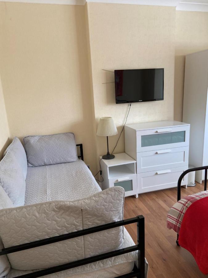 Streatham Common Bed & Breakfast Londen Buitenkant foto